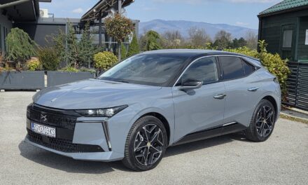 TEST AUTOMOBILA: DS N°4 145 Automatic ë-DCS6 – Otmjeni C-hatchback s odličnim samopunjivim hibridnim pogonom