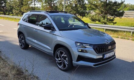 TEST AUTOMOBILA: Škoda Karoq FL Sportline 130 2.0 TDI DSG – Kompaktni SUV koji s punim pravom slavi 130 godina marke