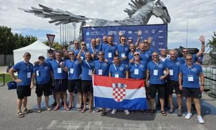 „Sa srebrom u kosi i vaterpolom u srcu“: Vaterpolo za veterane više je od sporta, to je stil života!