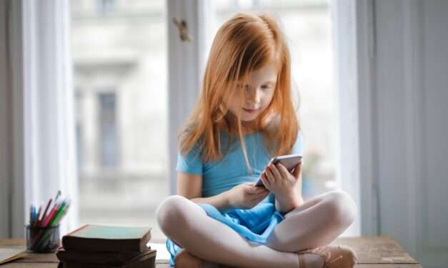 6 učinkovitih načina kako pomoći djeci da prestanu koristiti telefone –  nemojte pribjegavati oduzimanju