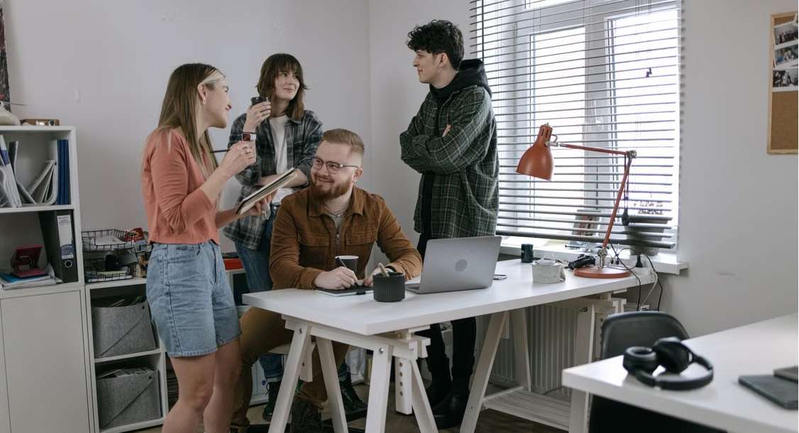 Spas za rad u uredu: Dva modela pristupačnih ANC slušalica s dugotrajnom baterijom